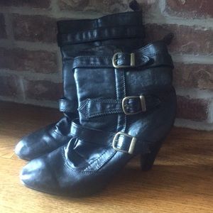 Cute pair of ankle boots!